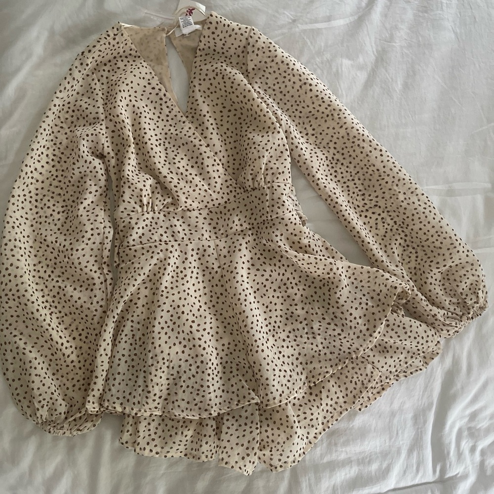 Japna cream and brown dotted long sleeve romper size xs